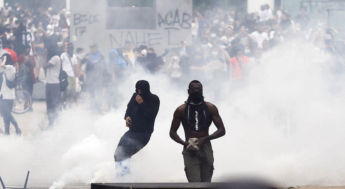 Zamieszki we Francji. Protestujący zaatakowali polski autokar. "Sytuacja była dramatyczna"