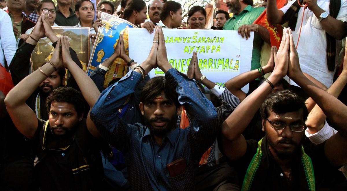 Indie: wierni nie chcą wstępu kobiet do świątyni. Protesty i starcia z policją