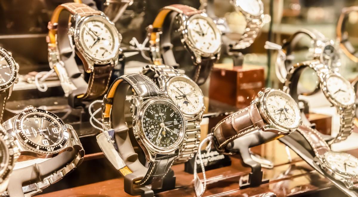 Praga: napad na sklep z luksusowymi zegarkami. Straty wynoszą kilka milionów koron