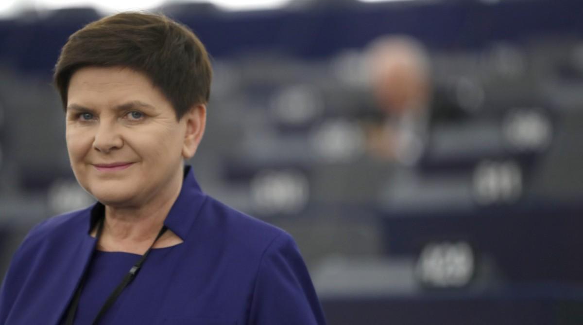 "Trzeba działać racjonalnie". Beata Szydło odpowiada szefowej KE ws. CO2 i LGBT