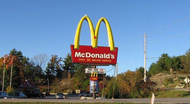 McDonald's stracił w I kw. prawie 0,5 mld dolarów. Zamknie 900 restauracji 