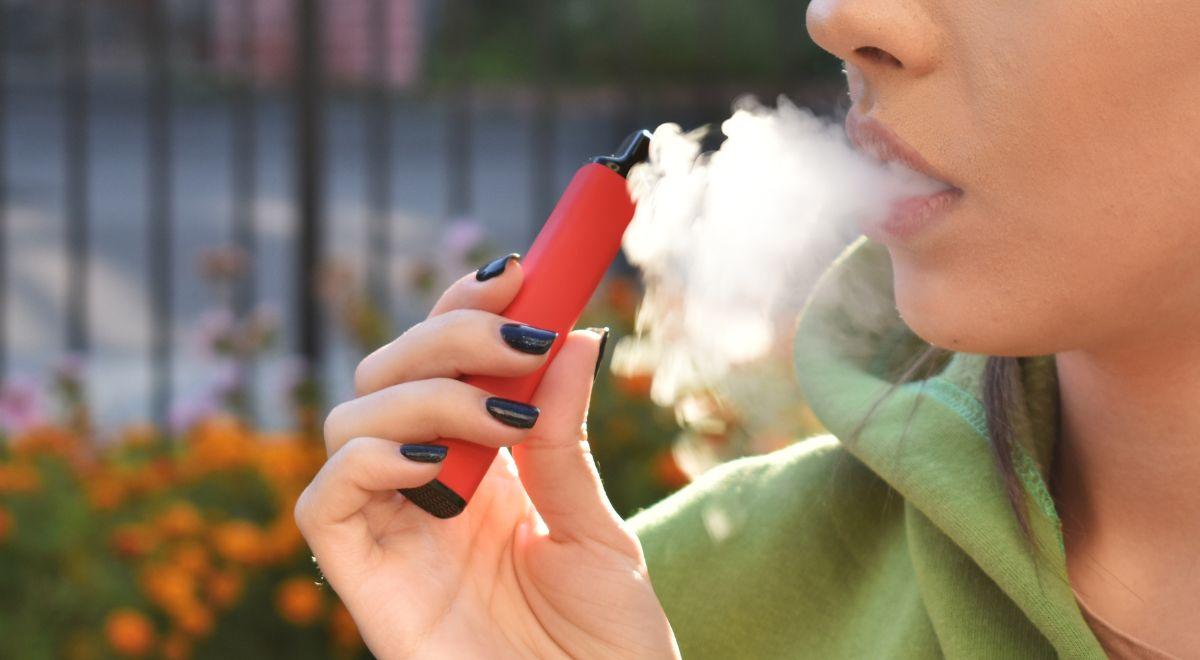 E-papierosy mają być "nudne". Holenderski rząd chce, aby ich wygląd zniechęcał do kupowania