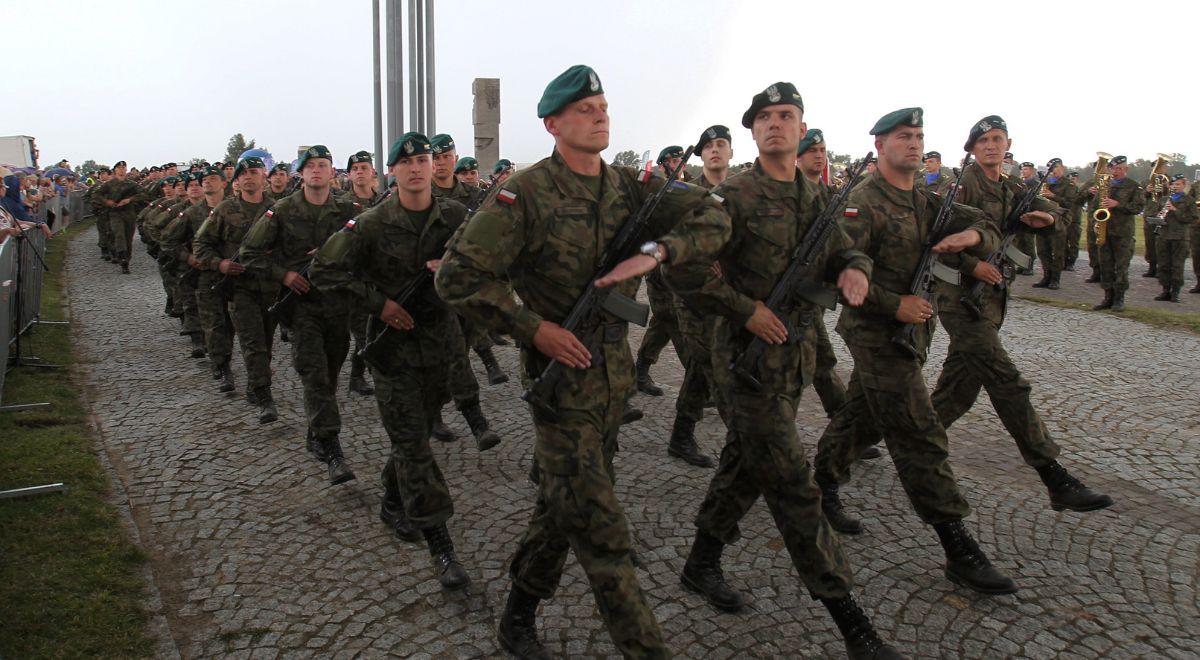 Szef MON zapowiada więcej wojska na Warmii i Mazurach. "Kluczowe dla bezpieczeństwa ojczyzny"