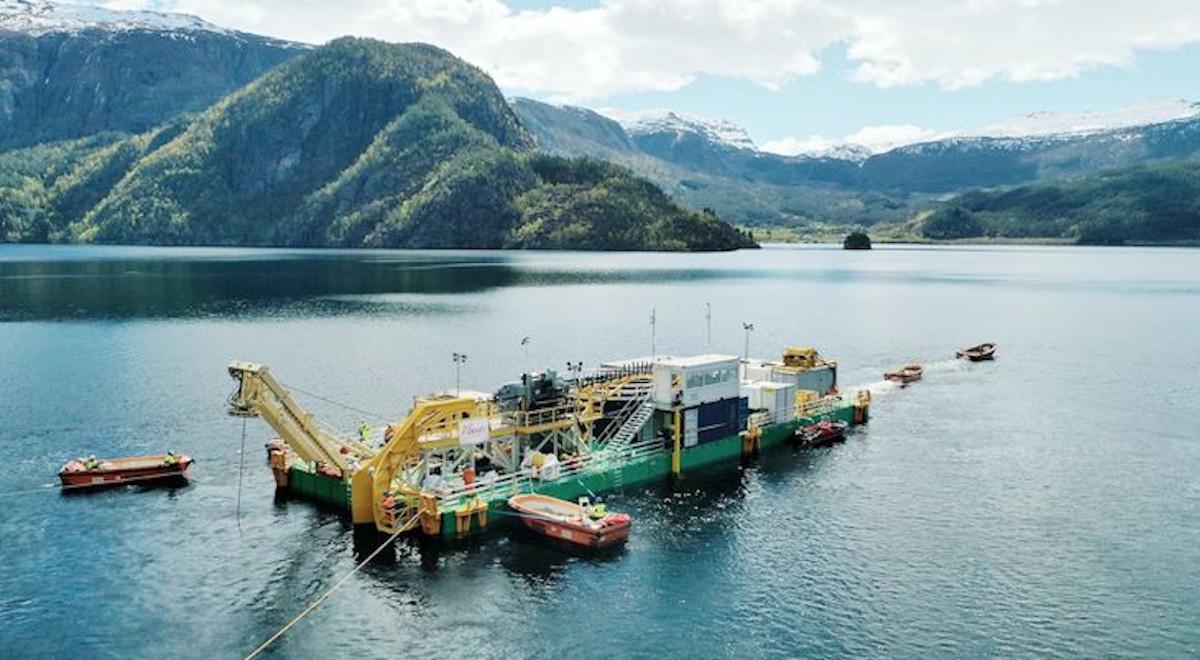 Najdłuższy na świecie podmorski kabel energetyczny. Norwegia "spięta" z Wielką Brytanią