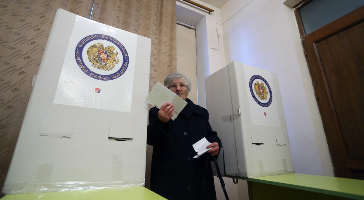 Armenia: wg szczątkowych danych "Mój krok" wygrywa wybory parlamentarne