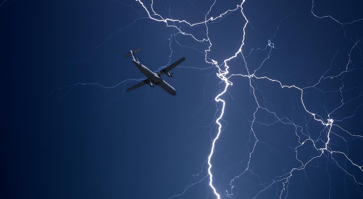 Czy pioruny zagrażają samolotom?