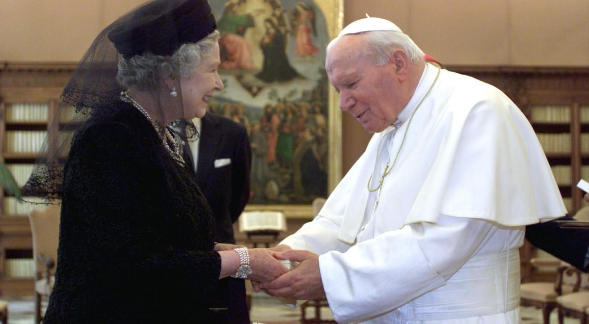 Elżbieta II i związki z Polską. Z papieżem Janem Pawłem II spotkała się trzykrotnie