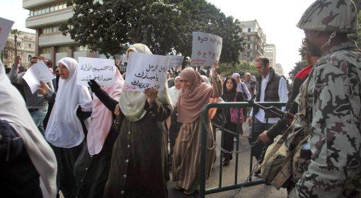 W Kairze szykuje się "marsz milionów". Władze wstrzymały ruch kolejowy