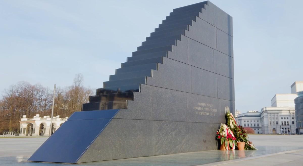 Miesięcznica katastrofy smoleńskiej. Politycy PiS uczcili pamięć ofiar