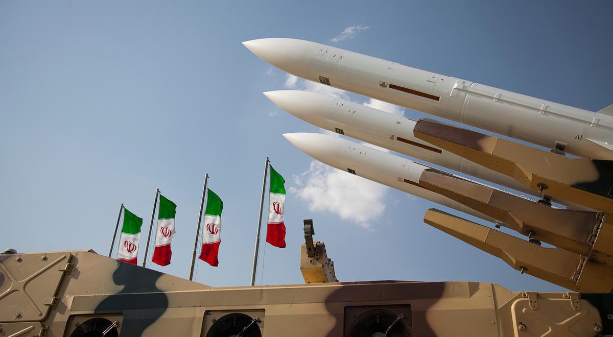 Wzrasta napięcie na Bliskim Wschodzie. Ekspert: Iran może być o krok od zbudowania broni atomowej