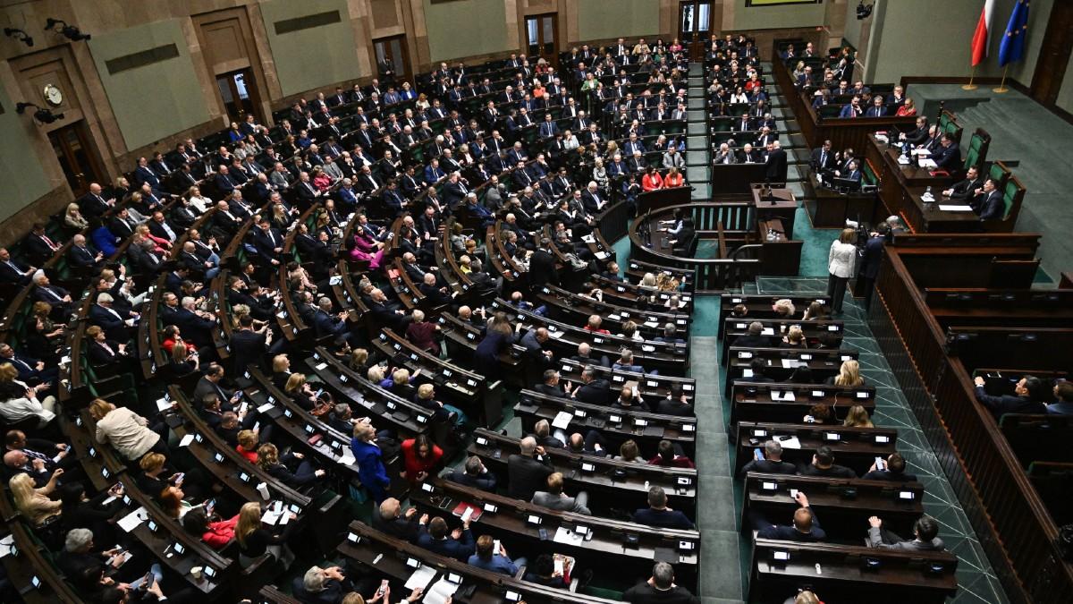Sejm zdecydował ws. Trybunału Konstytucyjnego. Wymagana ponowna kreacja sądu konstytucyjnego 