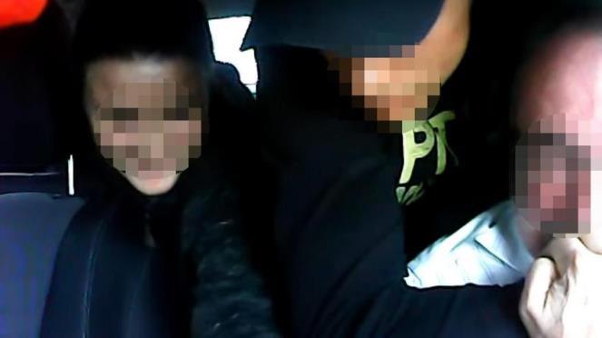 Para nastolatków zaatakowała nożem taksówkarza. Są już w areszcie