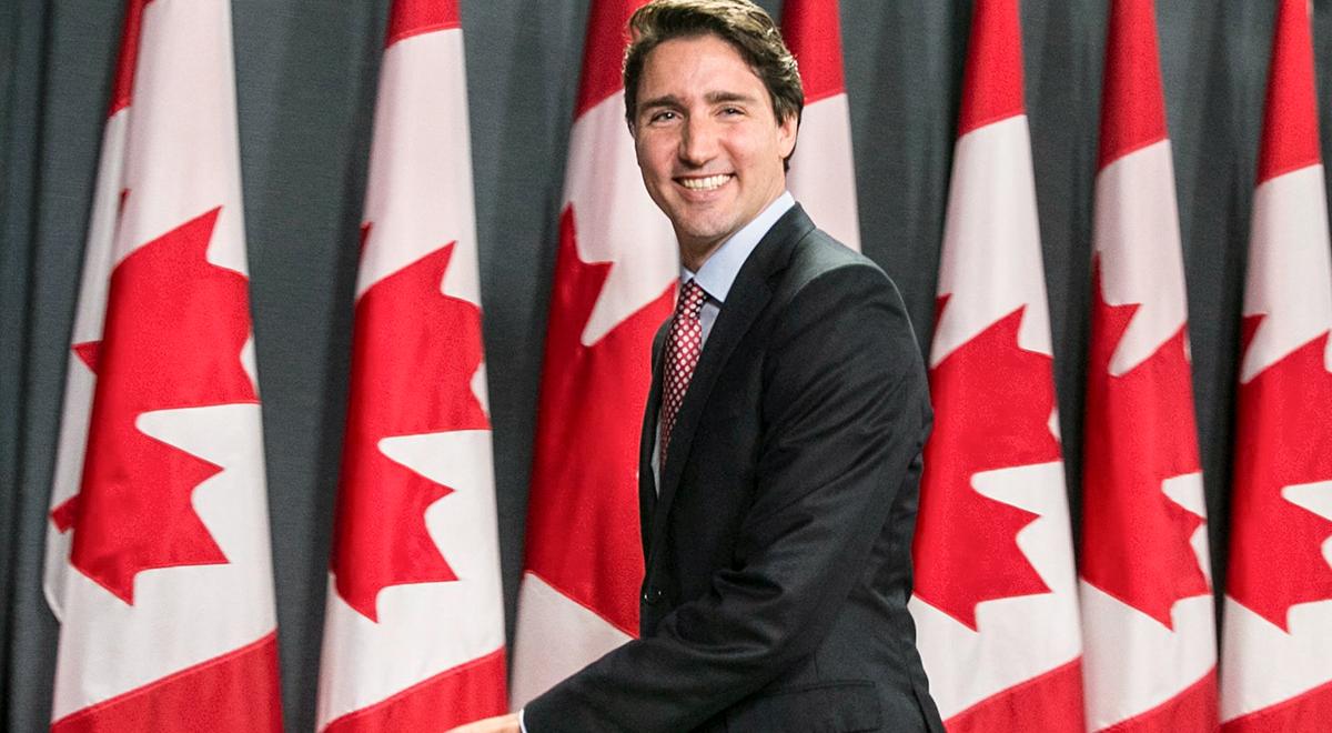 Premier Kanady wyklucza zakaz burkini. Hidżaby dozwolone w służbach mundurowych