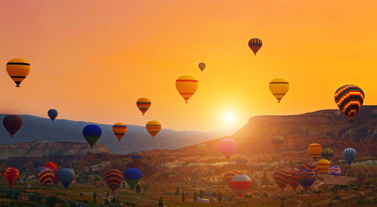 Balony na ogrzane powietrze: piękne, kolorowe i... nietanie