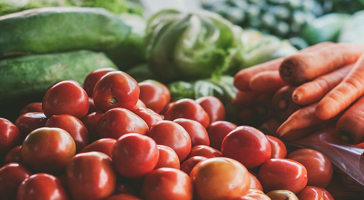 UOKiK: znaczna część ceny końcowej warzyw i owoców trafia do pośredników