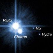 Zaskakujące przeobrażenie Plutona: czerwienieje