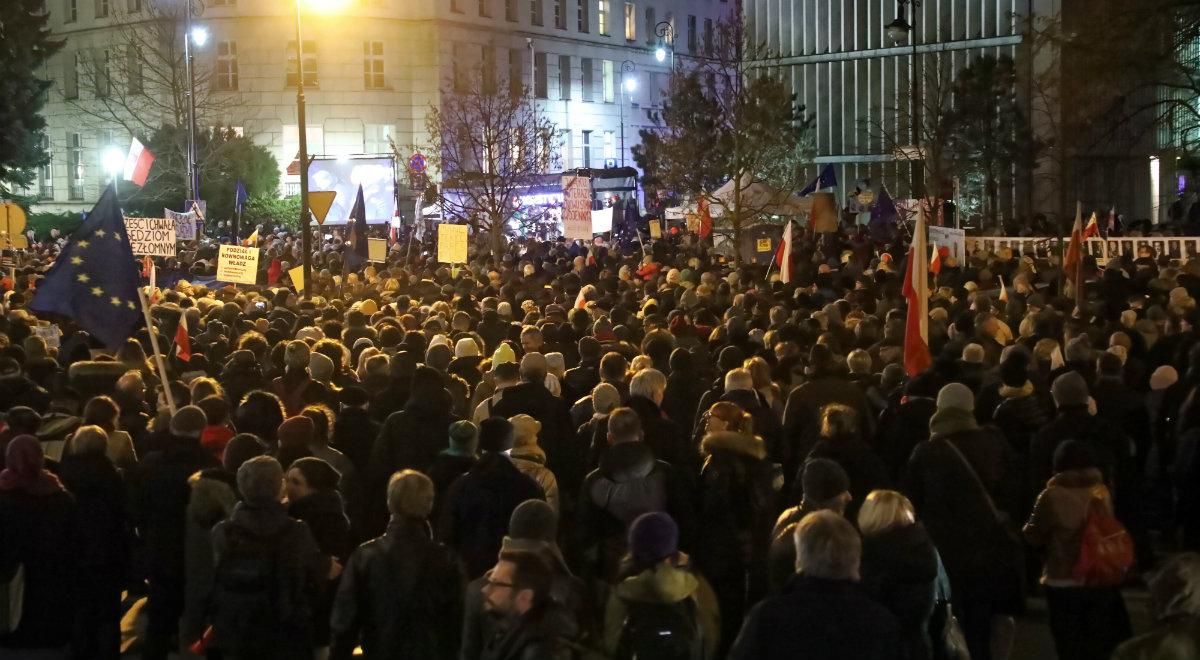 W polskich miastach protesty przeciwko zmianom w sądownictwie