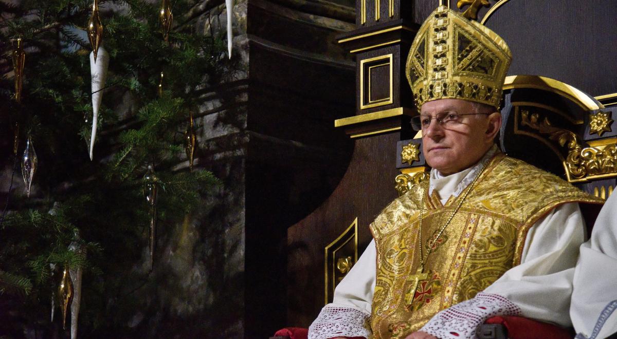 "Benedykt XVI uczył nas piękna liturgii". Abp Mokrzycki wspomina papieża seniora