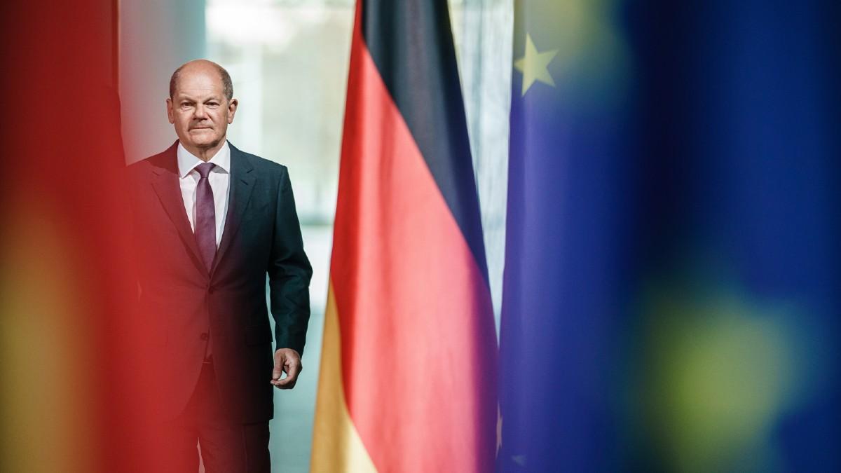 Kanclerz Niemiec zapowiada przekazanie broni Ukrainie. Od razu jednak wskazuje na trudności