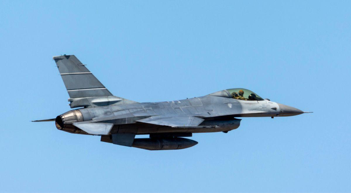 Szkolenia ukraińskich pilotów na F-16. "Politico" wskazało prawdopodobne miejsce ćwiczeń