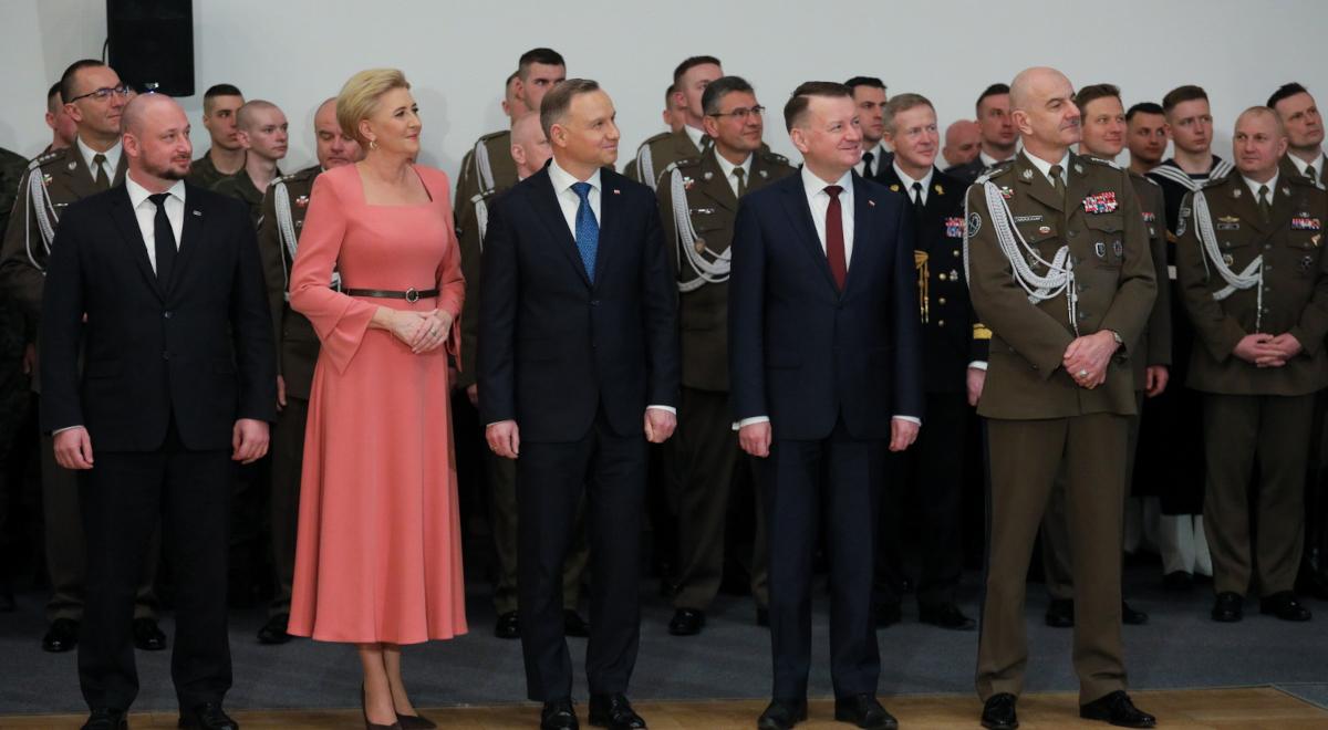 Wielkanocne spotkanie pary prezydenckiej z żołnierzami. Andrzej Duda: dziękuję za oddanie i służbę 