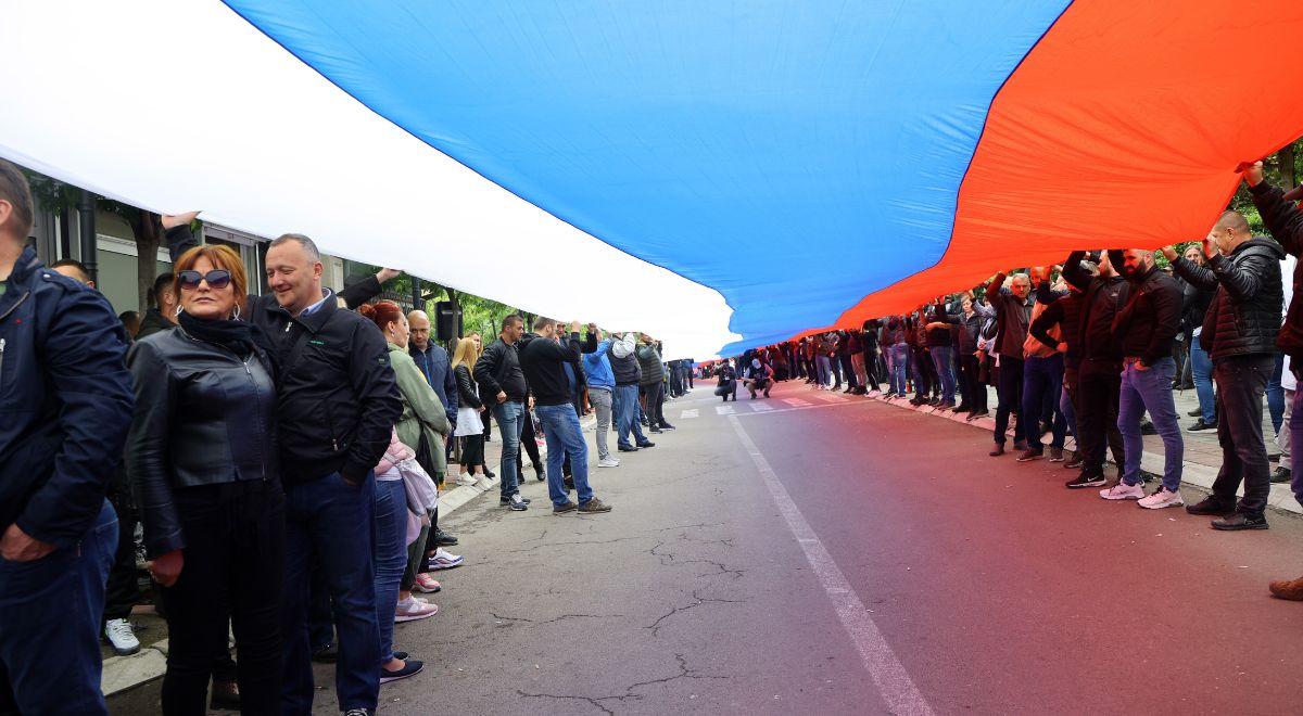 Napięcia na linii Belgrad-Prisztina. Serbowie z Kosowa protestują przeciw nowym władzom