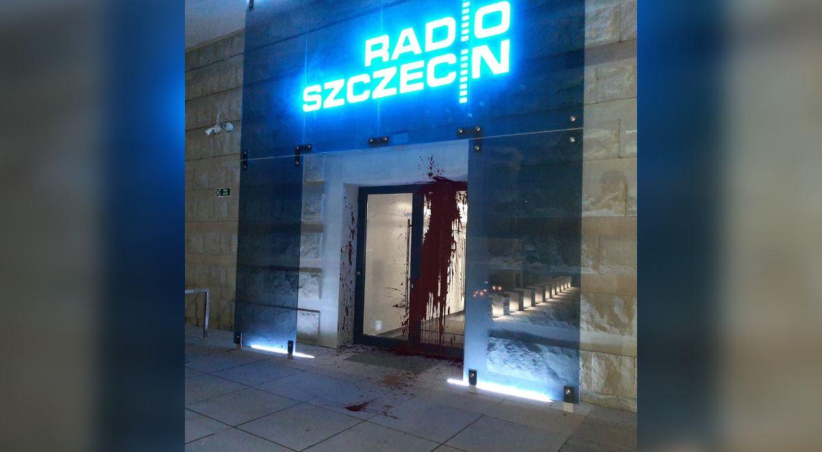 Zdewastowano siedzibę Radia Szczecin. Wcześniej dziennikarze otrzymali groźby śmierci