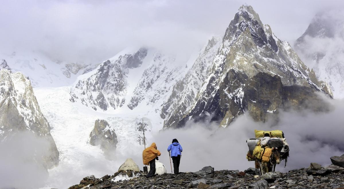 Nepalczycy poskromili K2 zimą. Krzysztof Wielicki: należało im się. My w górach swoje już zrobiliśmy 