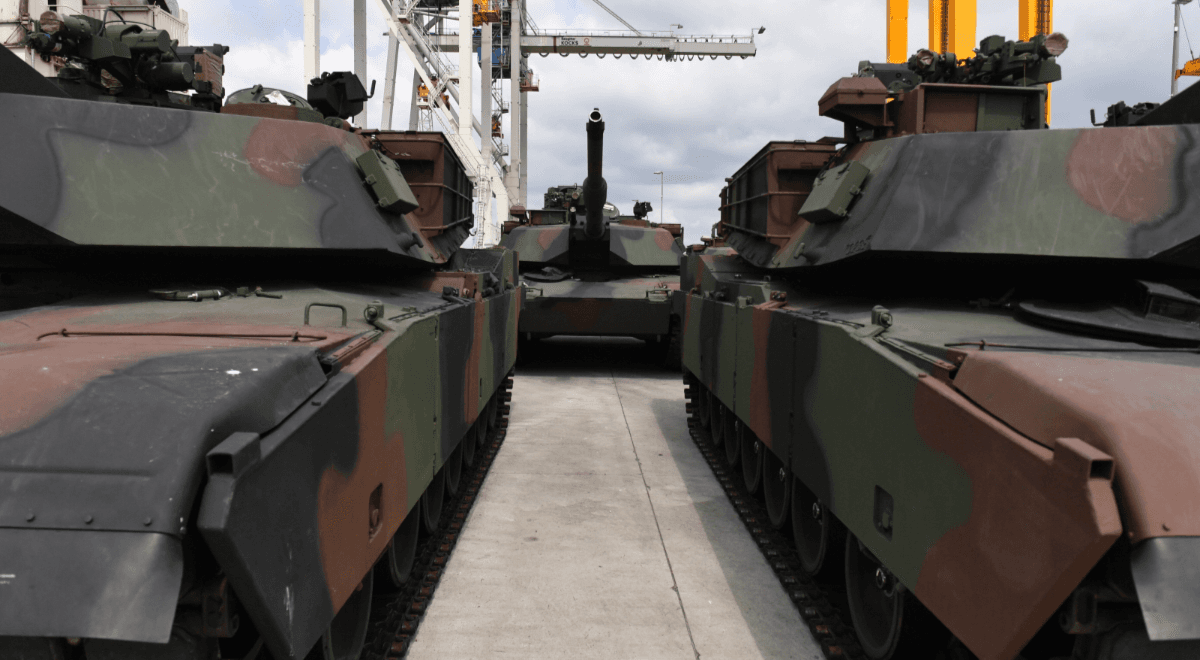 "Są w trójce najlepszych czołgów na świecie". Gen. Skrzypczak o wyższości Abramsów nad rosyjskimi czołgami