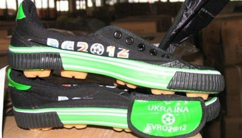 Taaakie buty... produkują w Chinach - podróbki z logo Euro 2012 (Zobacz zdjęcia i posłuchaj)
