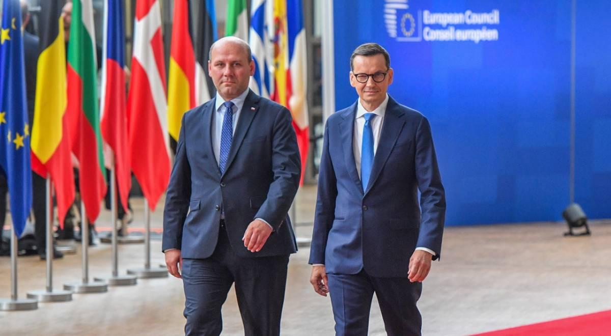 "Polska jest bezpieczna, bo potrafimy kontrolować nielegalną migrację". Premier Morawiecki w Brukseli 