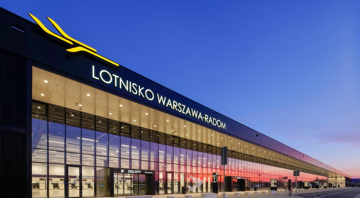 Oficjalne otwarcie lotniska Warszawa-Radom. Pierwszy samolot pasażerski wyląduje wieczorem