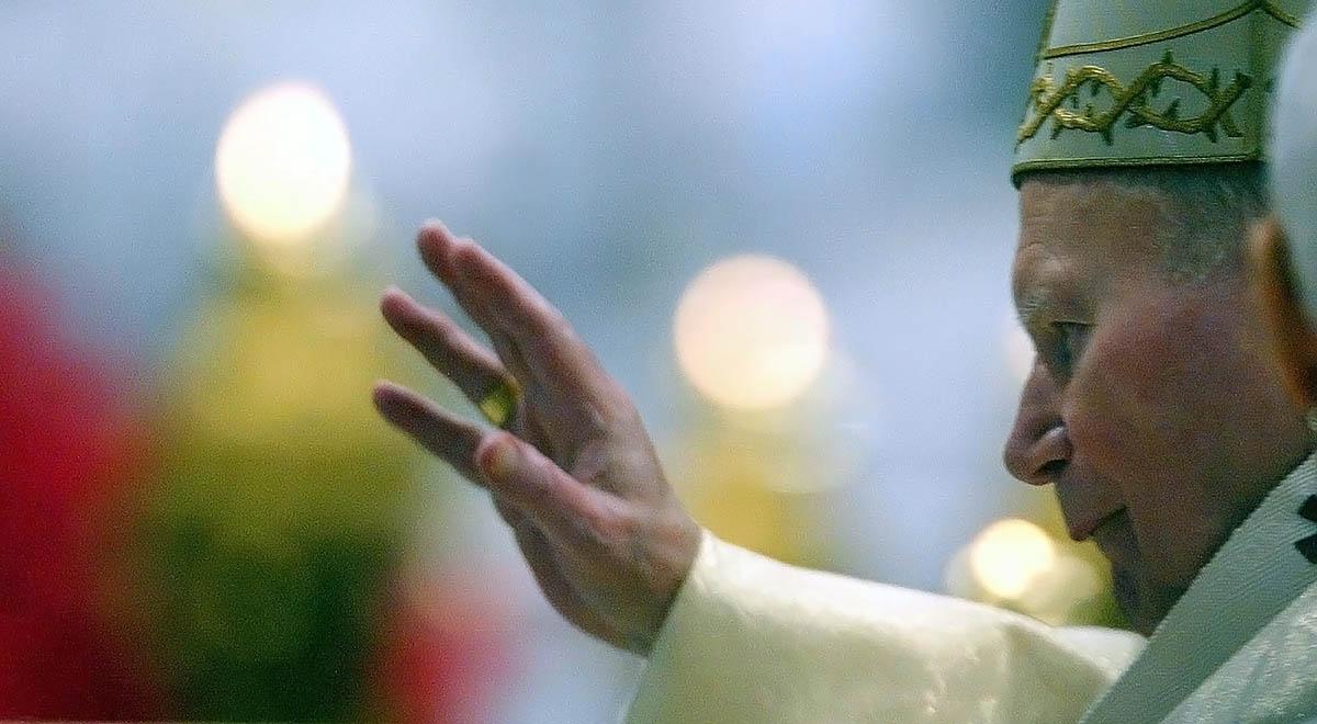 "Zapalmy świece i módlmy się za wstawiennictwem Jana Pawła II". Apel kard. Dziwisza w rocznicę śmierci papieża