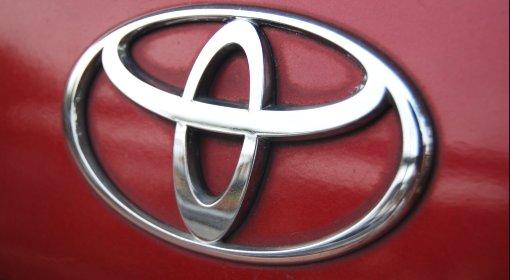 Toyota wycofuje 550 tys. wadliwych aut