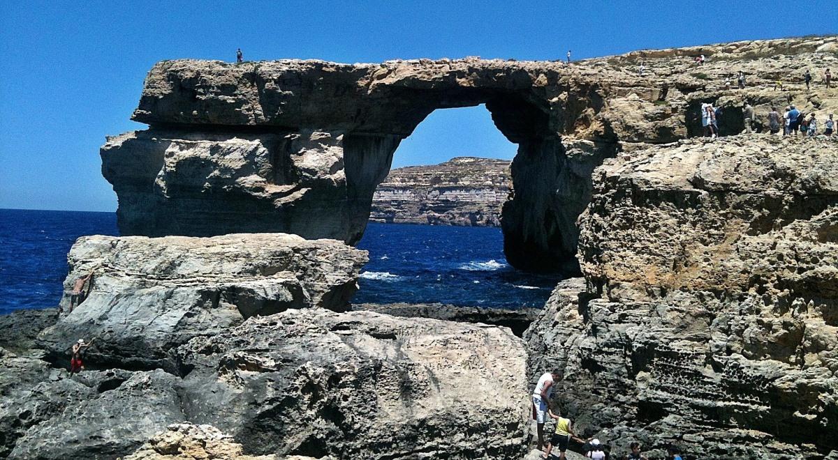 Sztorm zniszczył słynne Lazurowe Okno. Morze pochłonęło na zawsze cud natury i symbol Malty