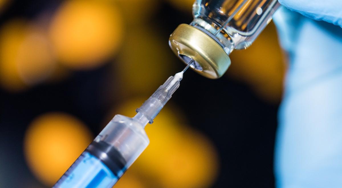 Fałszywe szczepionki na COVID-19. Kraje UE miały otrzymać podejrzane oferty zakupu 900 mln dawek