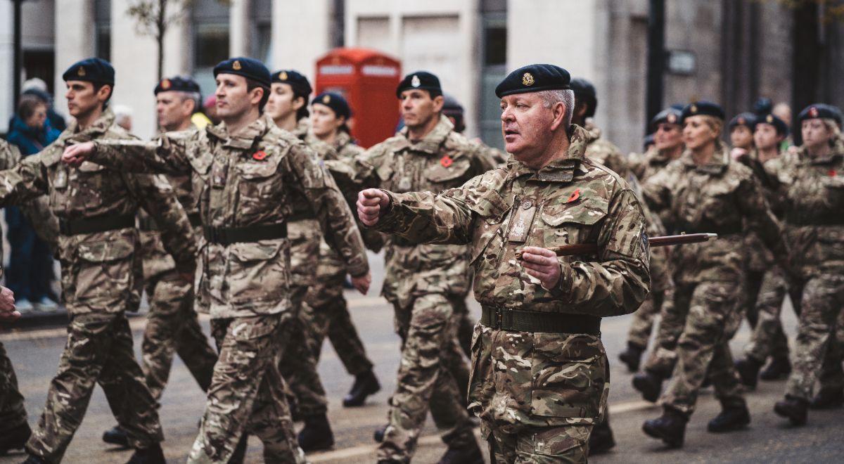 Brytyjski generał ostrzega przed Rosją: czas pomyśleć o przywróceniu poboru do wojska