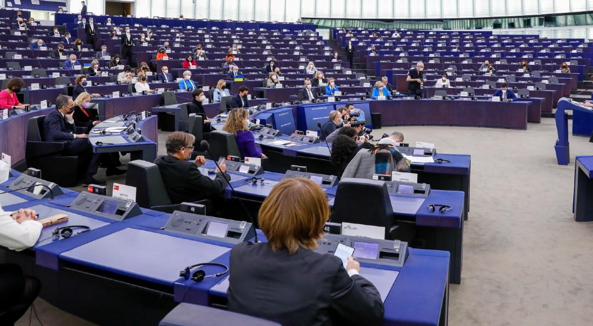 Rezolucja PE ws. mechanizmu warunkowości. Jak głosowali polscy europosłowie?