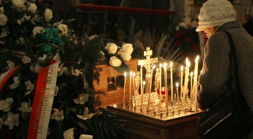 Pogrzeb Nowosielskiego: "odszedł wielki człowiek i przenikliwy myśliciel"