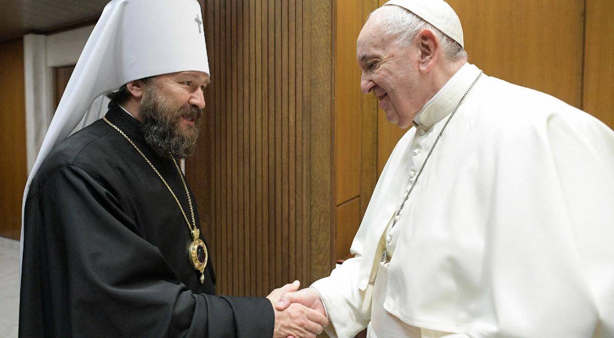 Papież rozmawiał z przedstawicielem Cerkwi moskiewskiej. Poruszono tematy "budzące niepokój obu stron"