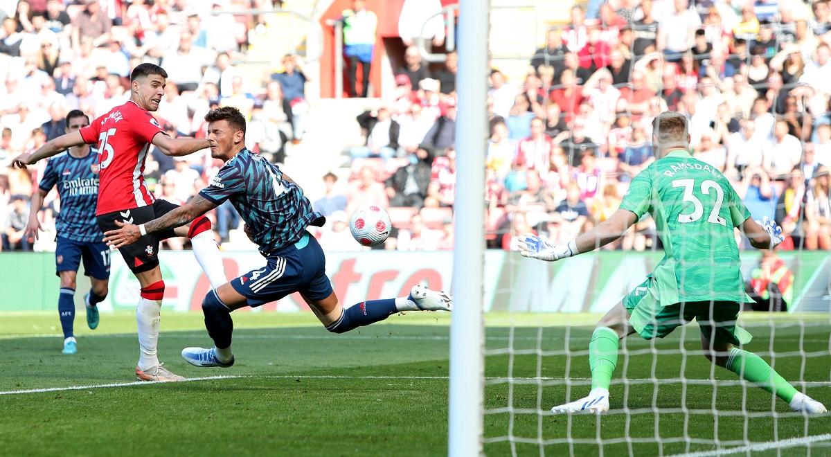 Premier League: gol Jana Bednarka przeciwko Arsenalowi. Southampton zaskoczył "Kanonierów"