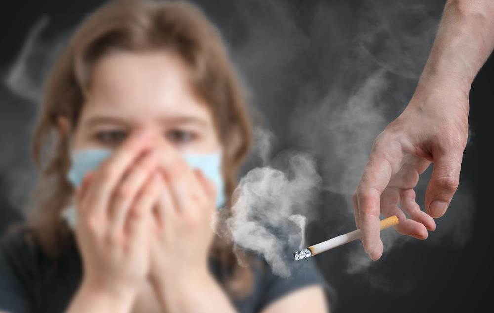 Jak bardzo szkodliwe jest przebywanie w towarzystwie osób palących?