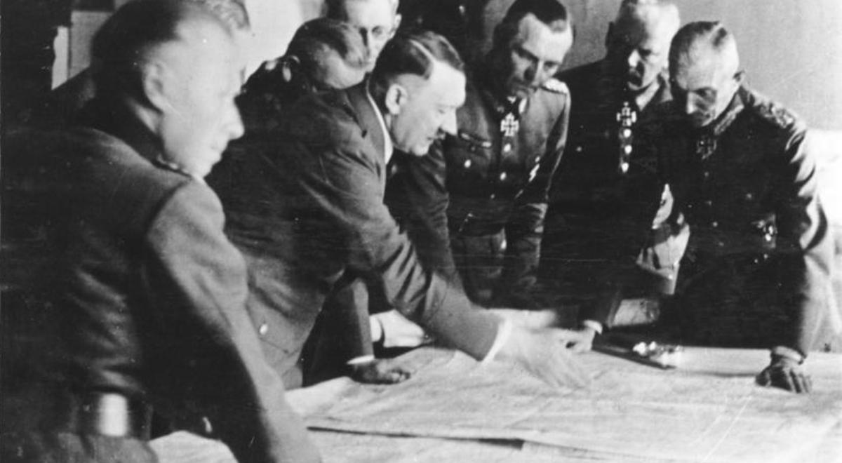 "Mein Kampf" Hitlera pierwszy raz od 1945 roku w niemieckich księgarniach