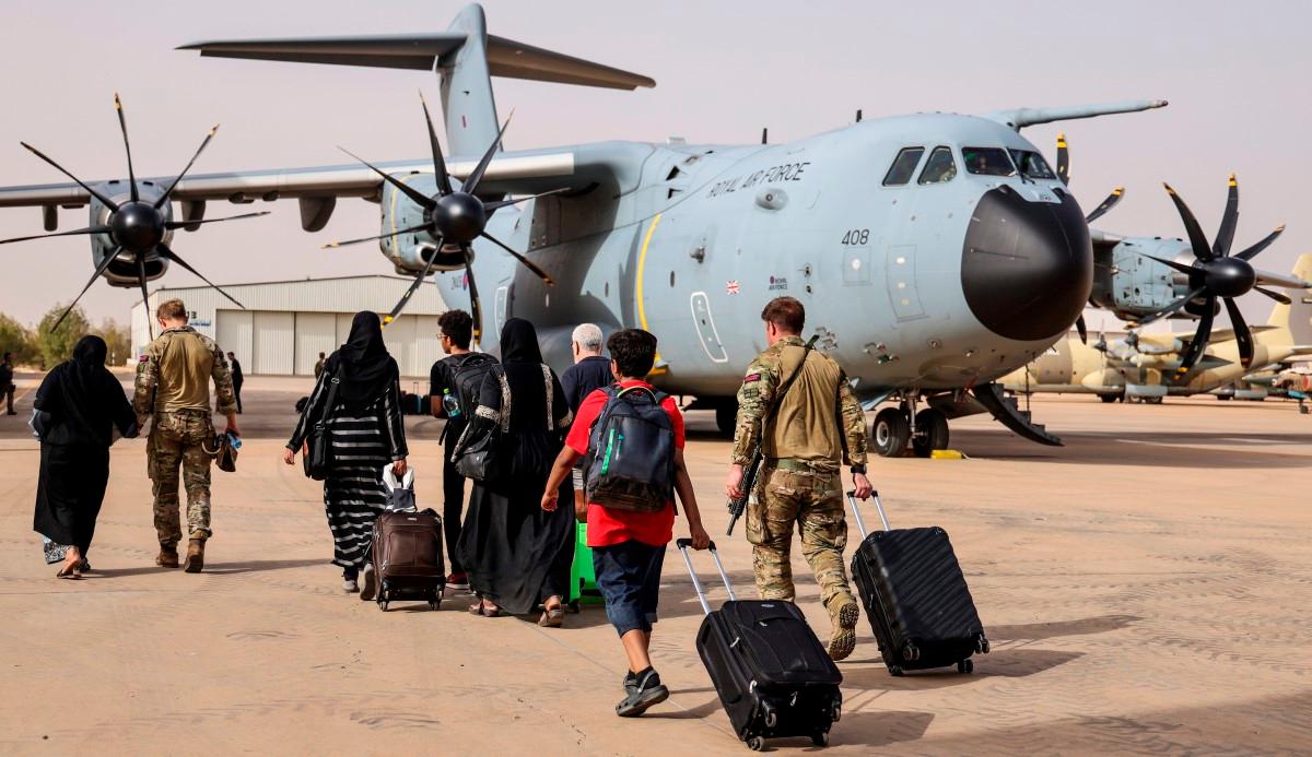 Ewakuacja Brytyjczyków z Sudanu. Szef brytyjskiego MSZ apeluje: ruszajcie teraz