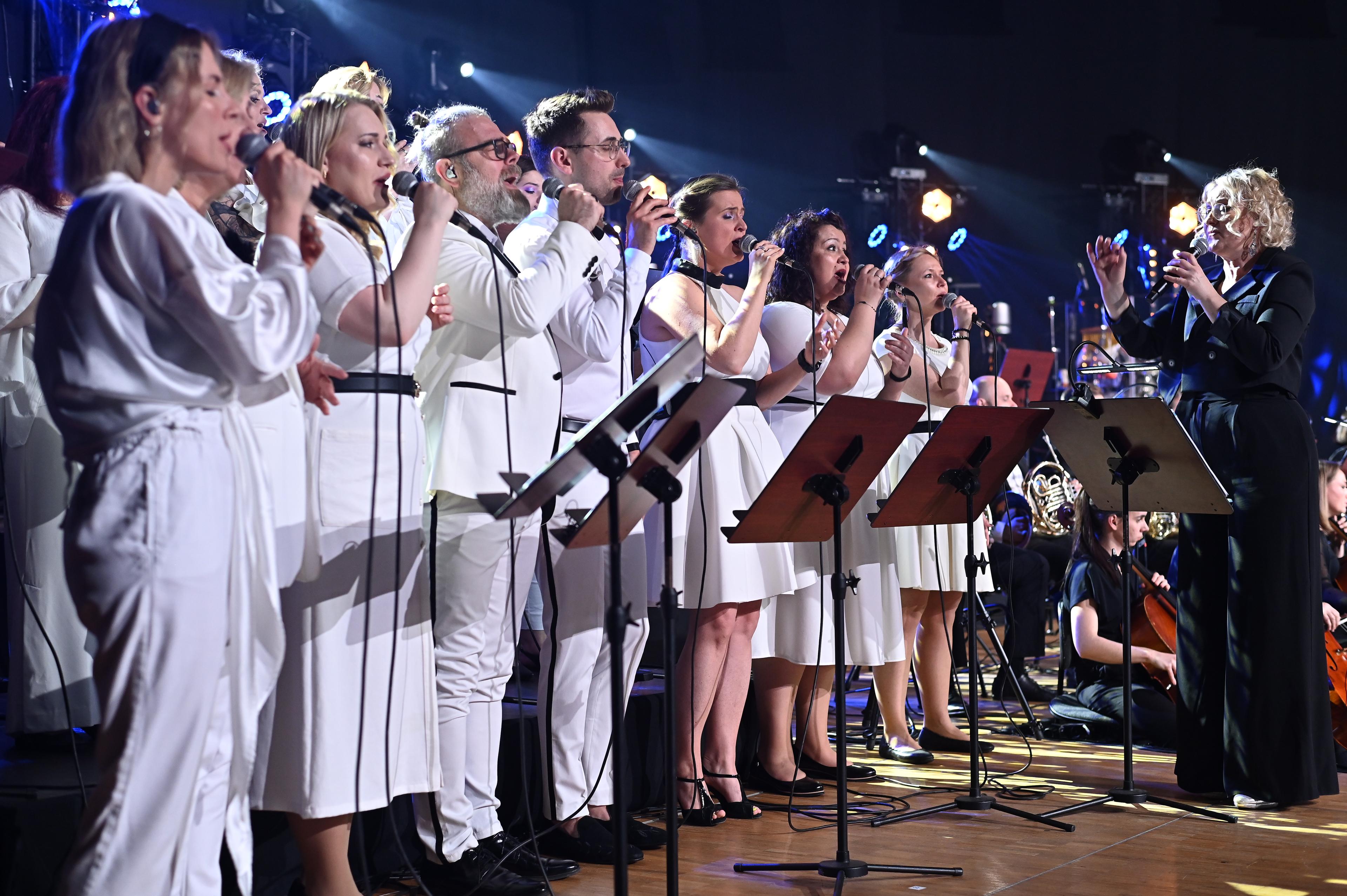  Sienna Gospel Choir
