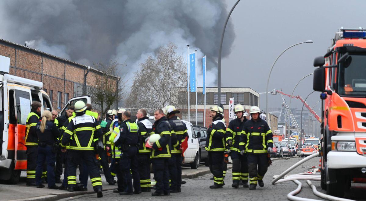 Ogromny pożar w magazynie w Hamburgu. "Skrajne zagrożenie" trującymi substancjami