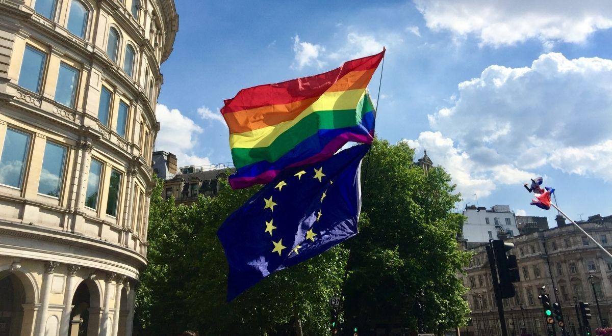 "Małżeństwa" jednopłciowe i związki partnerskie powinny być uznawane w całej UE. Jest rezolucja PE