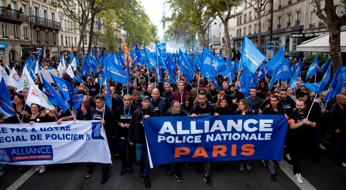 Protest przeciw fatalnej sytuacji w policji. Funkcjonariusze wyszli na ulice Paryża
