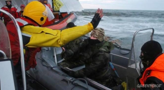 Rosja: abordaż statku Greenpeace. Zatrzymani aktywiści, w tym Polak