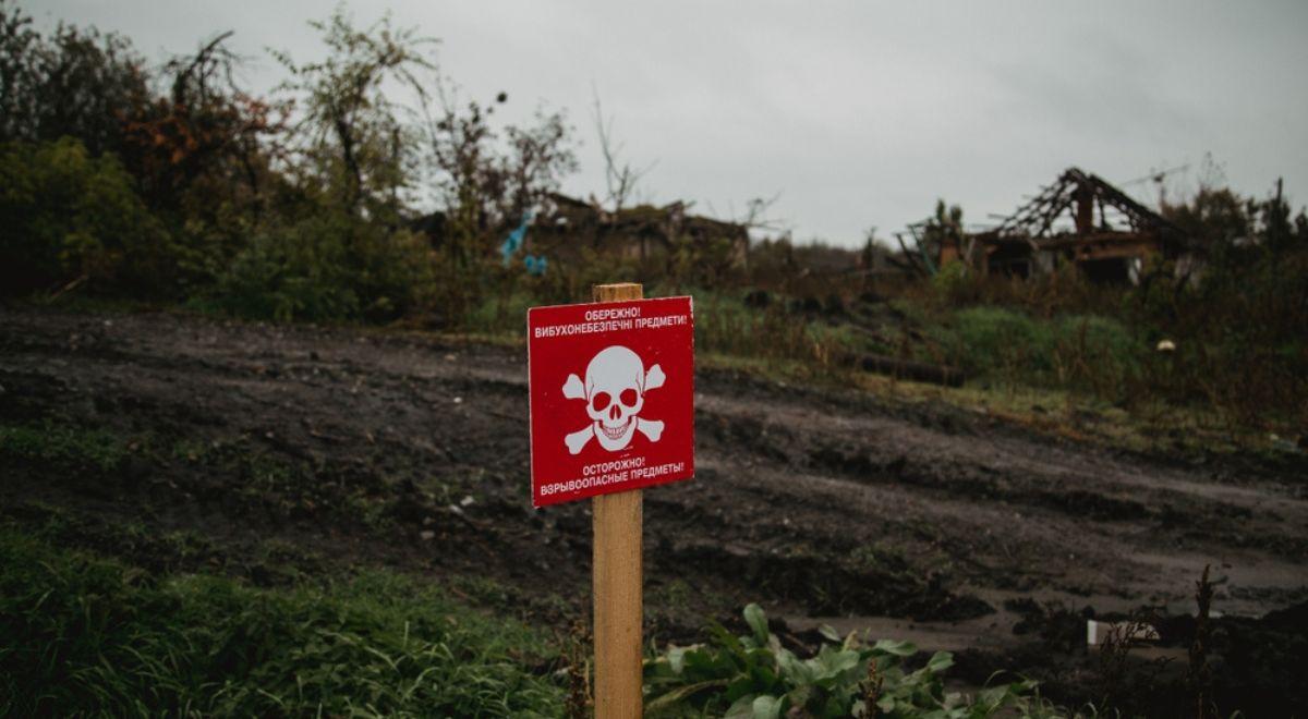 Rosyjskie miny zagrożeniem dla cywilów. Brytyjski MON: ich usunięcie z Ukrainy zajmie dekadę